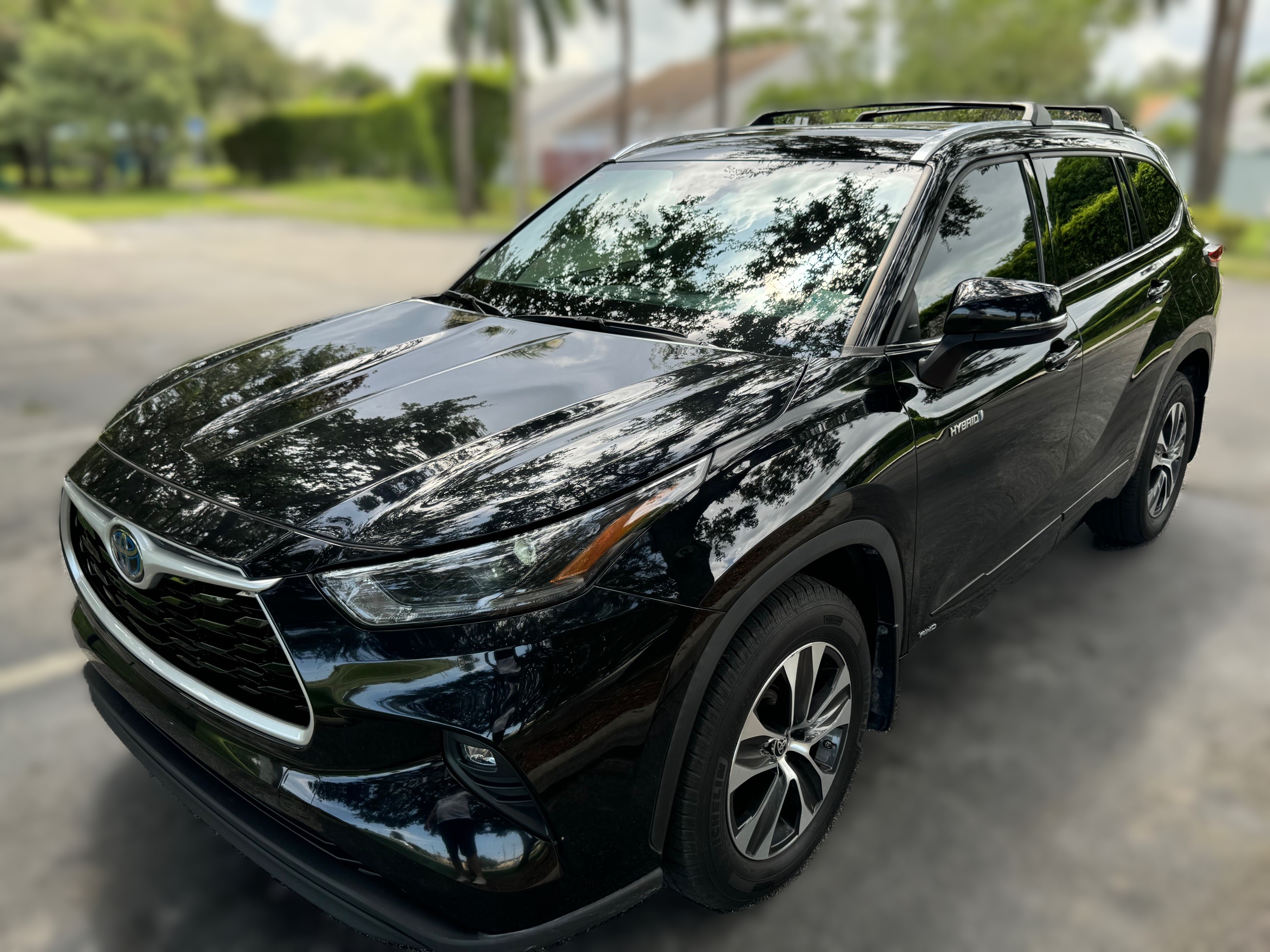 2021 Toyota Highlander Hybrid — exterior photo